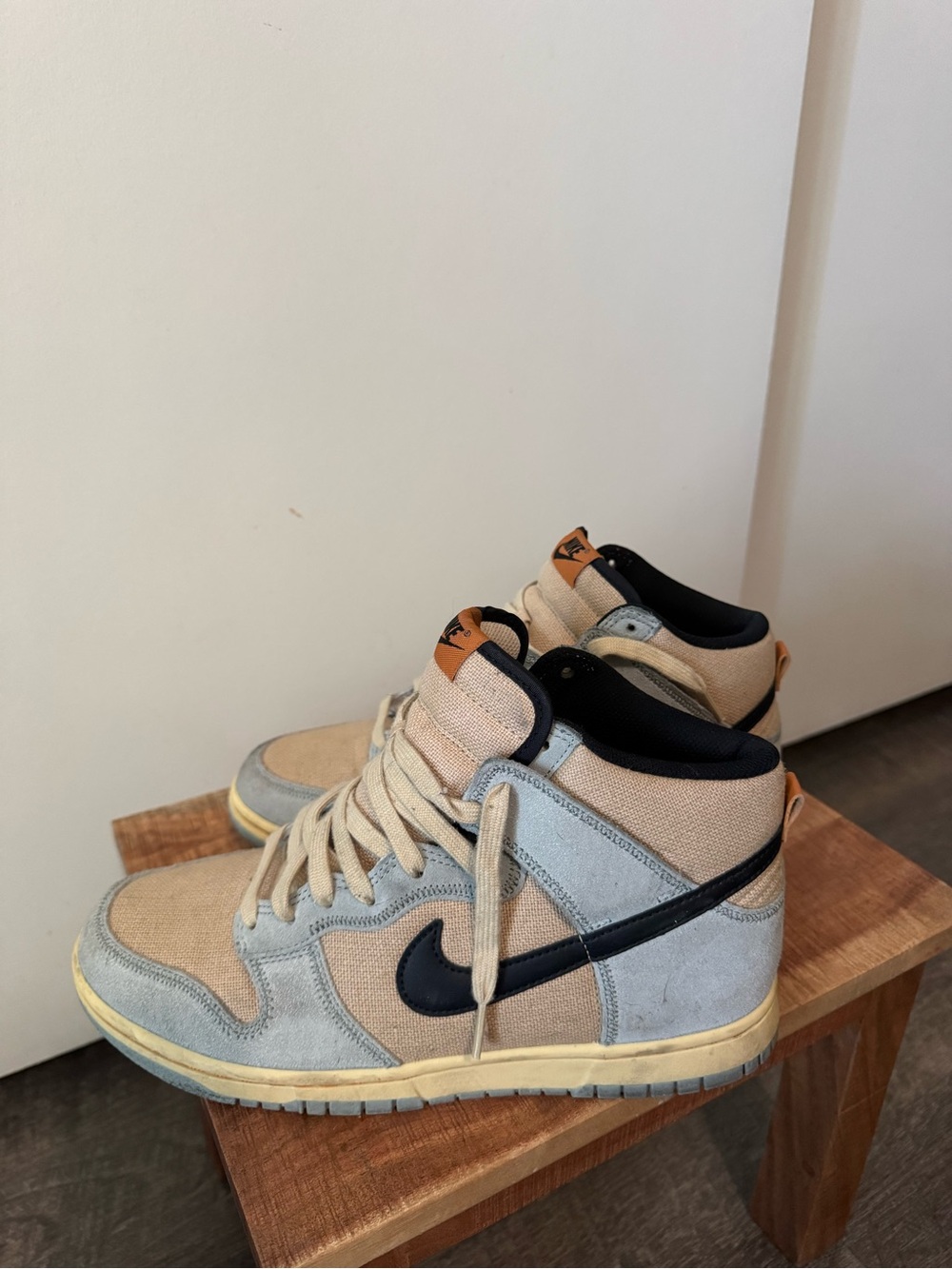 Nike High-Top Sneakers in Beige, Light Gray and Black
